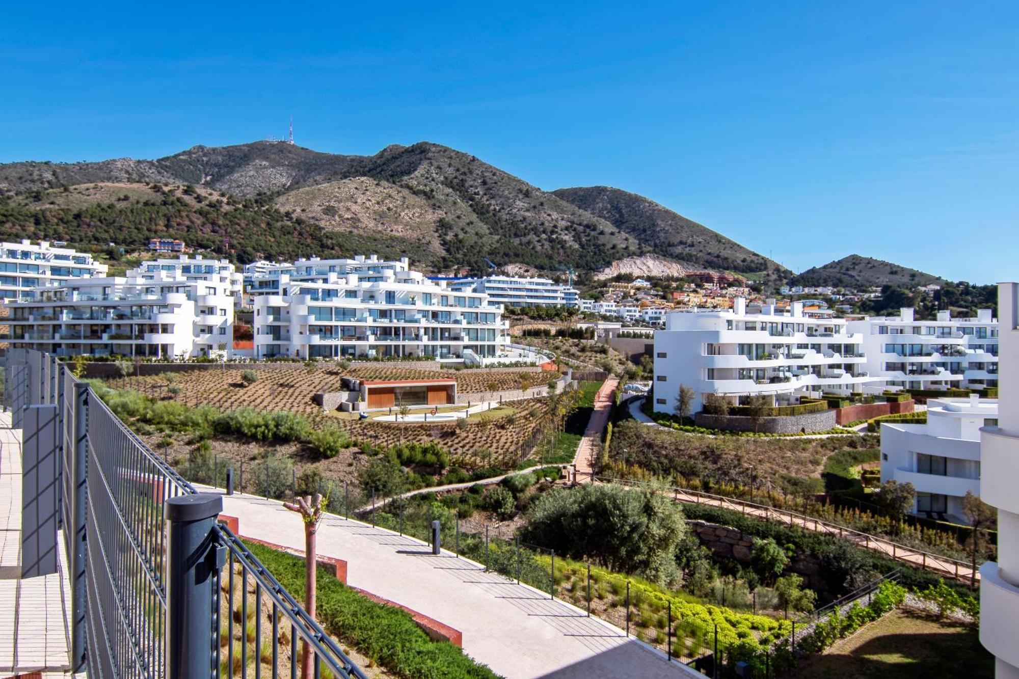 Mara's Higueron West - Like A House - 246 Square Meters Of Private Terrace & Garden - Morning And Evening Sun Appartement *