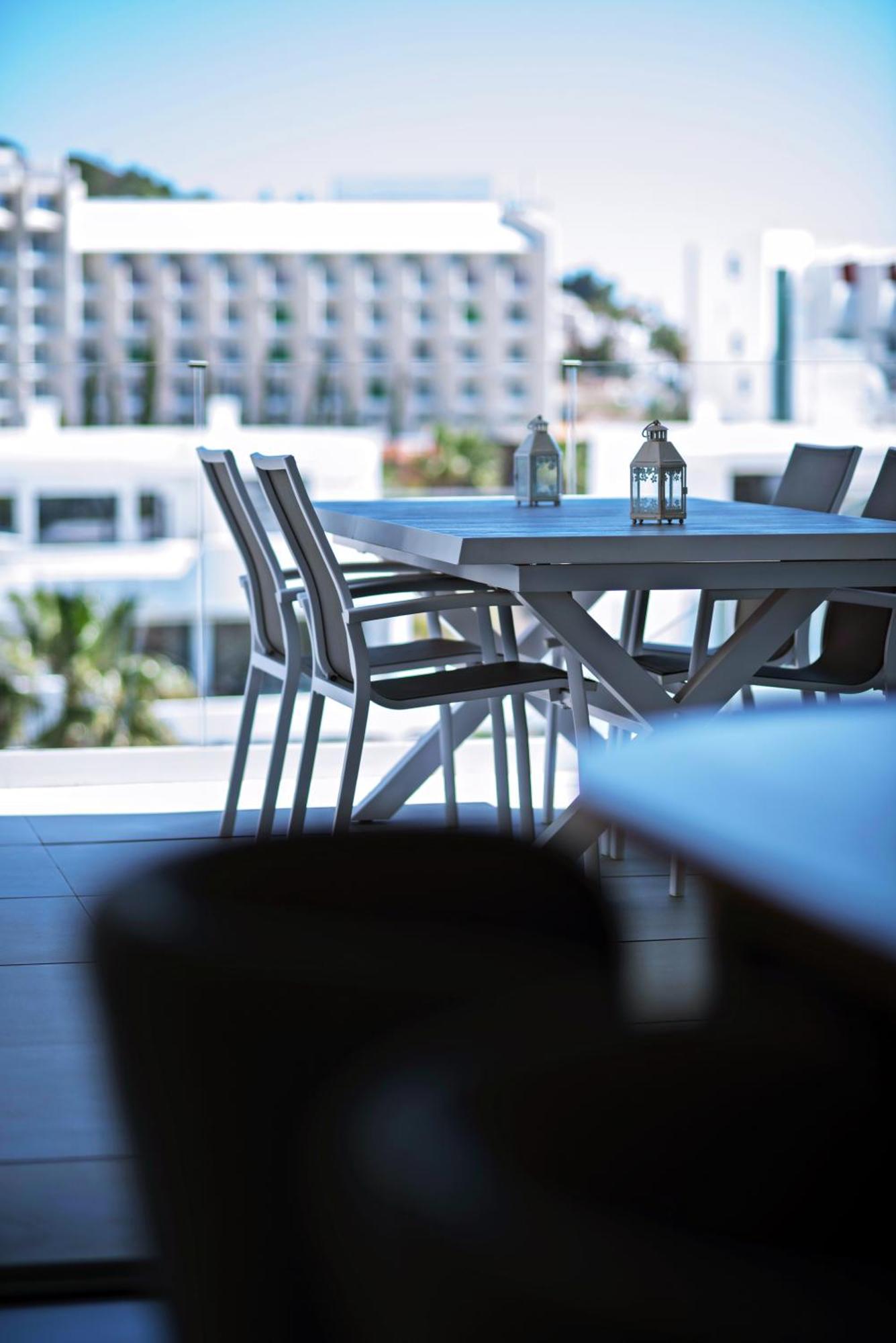 Mara's Higueron West - Like A House - 246 Square Meters Of Private Terrace & Garden - Morning And Evening Sun Fuengirola